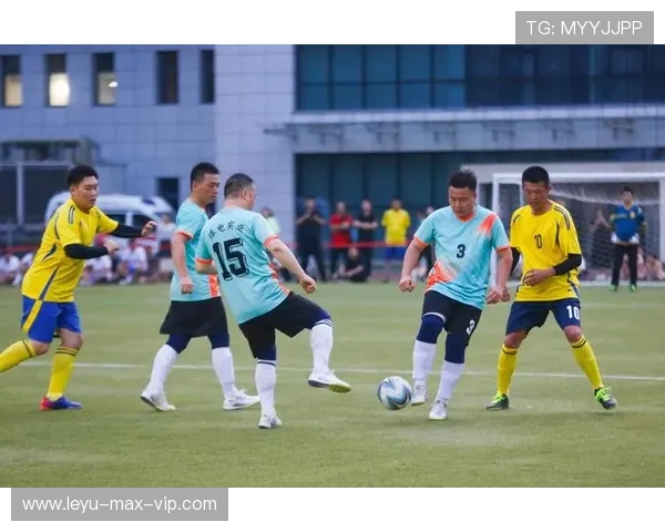 天山雏鹰 VS 江南少年!新疆张家港 “石榴籽杯” 少年足球友谊赛燃情开赛 天山雏鹰 VS 江南少年!新疆张家港 “石榴籽杯” 少年足球友谊赛燃情开赛